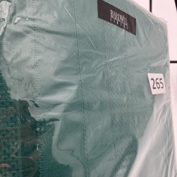 NOS Bardwil Linens Satin Splendor Soil Release Tablecloth 70” Round Green - Picture 4 of 4